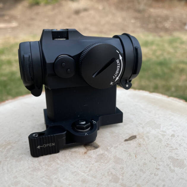 Aimpoint Micro T-2 w/ Larue Mount