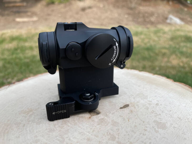 Aimpoint Micro T-2 w/ Larue Mount