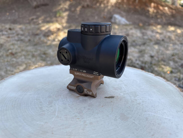 Trijicon MRO Red Dot w/ Geissele Absolute Co-Witness Mount